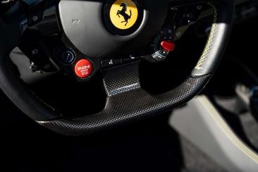 Ferrari F8 Spider — photo 36