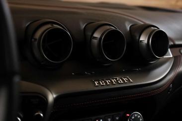 Ferrari F12 Berlinetta — photo 27