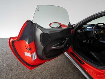 Ferrari SF90 Stradale — photo 31