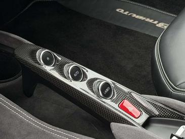 Ferrari F8 Tributo — photo 20