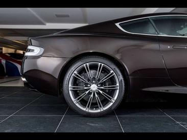 Aston Martin Virage V12 — photo 10
