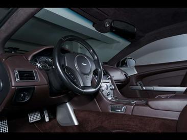 Aston Martin Virage V12 — photo 11