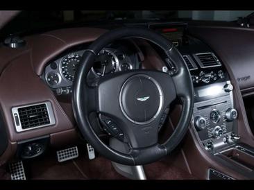 Aston Martin Virage V12 — photo 13