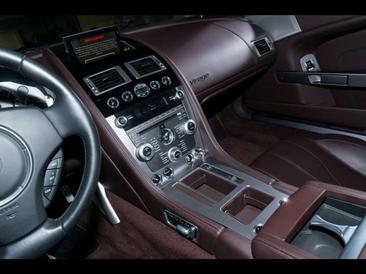 Aston Martin Virage V12 — photo 20