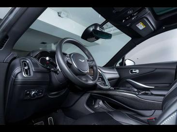 Aston Martin DBX 707 — photo 11