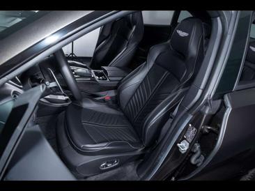 Aston Martin DBX 707 — photo 14