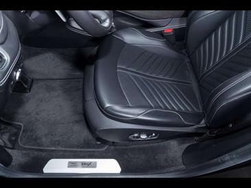 Aston Martin DBX 707 — photo 15