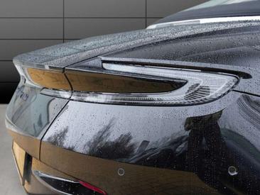 Aston Martin DB12 V8 — photo 8
