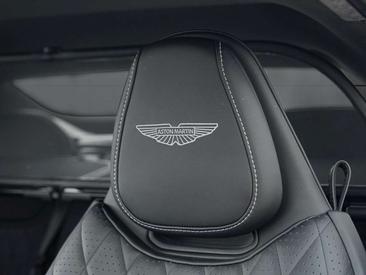 Aston Martin DB12 V8 — photo 5