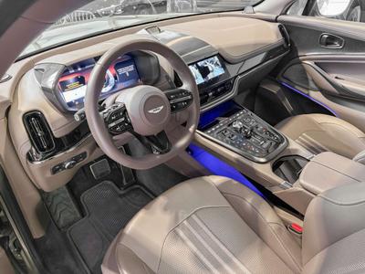 Aston Martin DBX 707