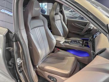 Aston Martin DBX 707 — photo 6