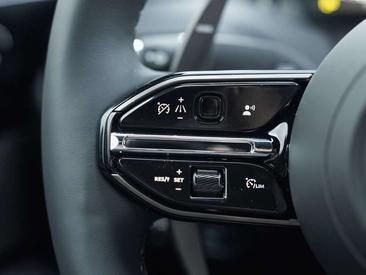 Aston Martin DB12 V8 — photo 20