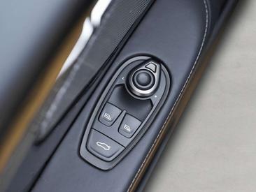 Aston Martin DB12 V8 — photo 25