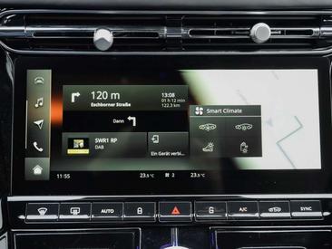 Aston Martin DB12 V8 — photo 17