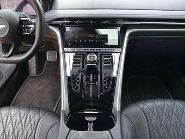 Aston Martin DB12 V8 — photo 10