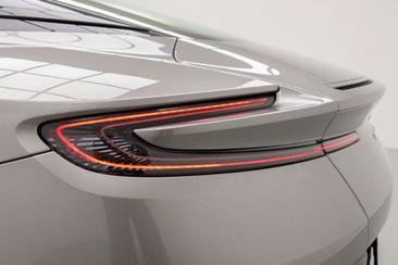 Aston Martin DB11 V8 — photo 7