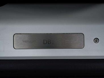 Aston Martin DB12 V8 — photo 20