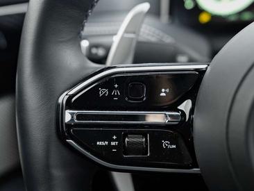 Aston Martin DB12 V8 — photo 21
