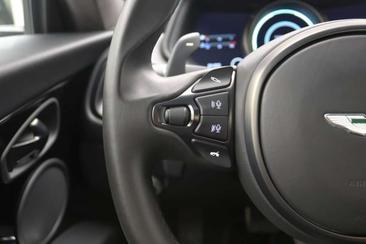 Aston Martin DB11 V8 — photo 11