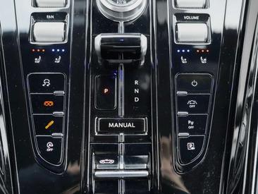 Aston Martin DB12 V8 — photo 26
