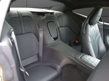 Aston Martin DB12 V8 — photo 20