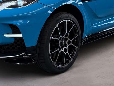 Aston Martin DBX 707 — photo 6