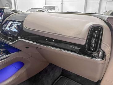 Aston Martin DBX 707 — photo 27