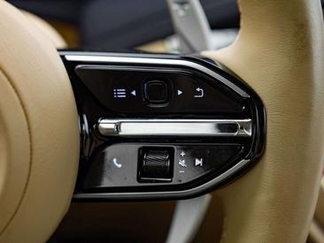 Aston Martin DB12 V8 — photo 22