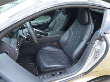 Aston Martin DB12 V8 — photo 28