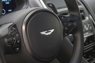 Aston Martin DB11 V8 — photo 27