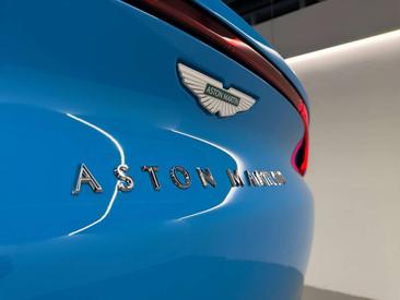 Aston Martin DBX 707 — photo 13