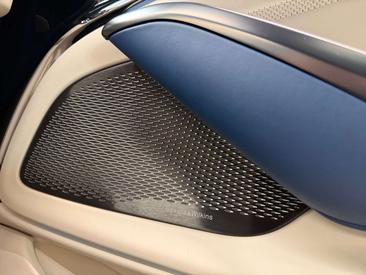 Aston Martin DBX 707 — photo 14