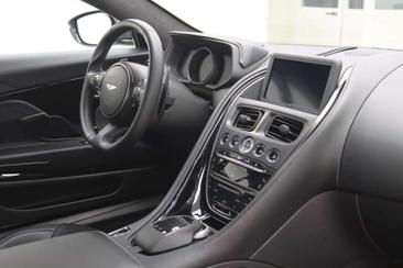 Aston Martin DB11 V8 — photo 33