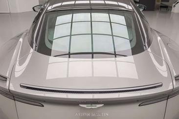 Aston Martin DB11 V8 — photo 36