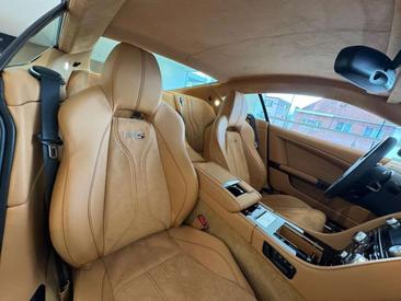 Aston Martin DBS V12 — photo 9