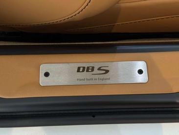 Aston Martin DBS V12 — photo 14