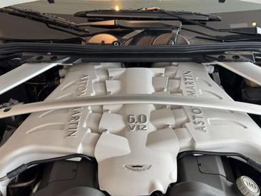 Aston Martin DBS V12 — photo 15