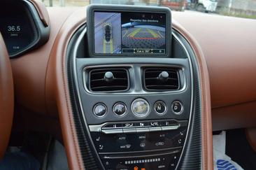 Aston Martin DB11 V8 — photo 17