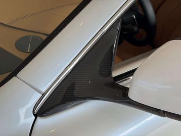 Aston Martin DBS V12 — photo 16