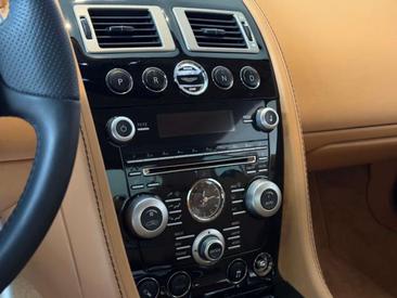 Aston Martin DBS V12 — photo 19