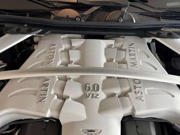 Aston Martin DBS V12 — photo 20