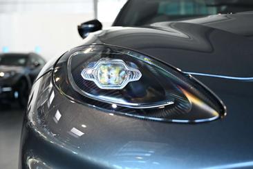 Aston Martin DBX 707 — photo 7