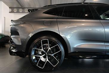 Aston Martin DBX 707 — photo 11