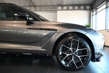 Aston Martin DBX 707 — photo 12