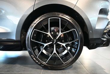 Aston Martin DBX 707 — photo 24