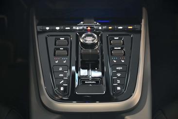 Aston Martin DBX 707 — photo 48