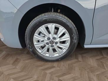 Volkswagen Multivan Van 2.0 TDI — photo 14