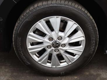 Volkswagen Multivan Van 2.0 TSI — photo 13