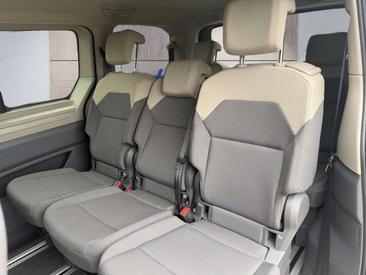Volkswagen Multivan Van 2.0 TDI — photo 13