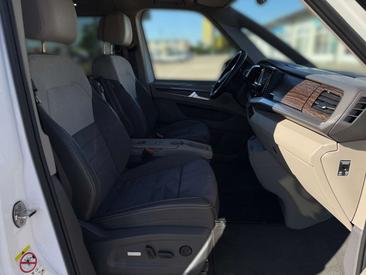 Volkswagen Multivan Van 2.0 TDI — photo 9